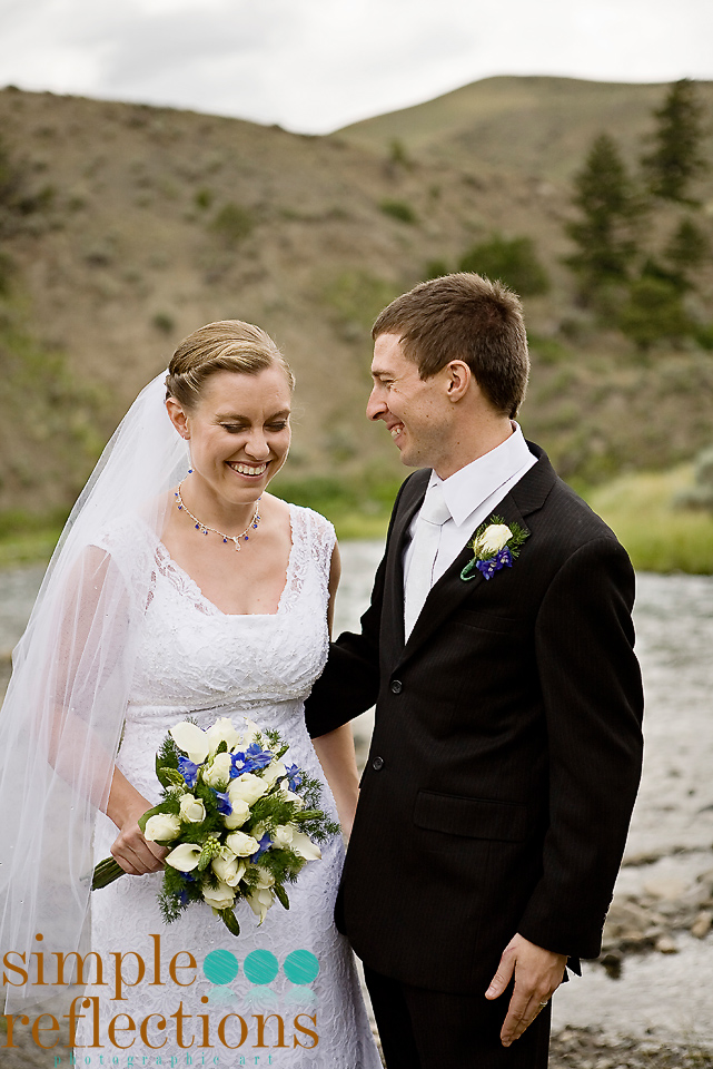 bride and groom Yellowstone weddings