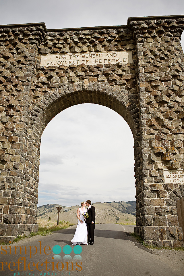 bridge and groom Yellowstone weddings